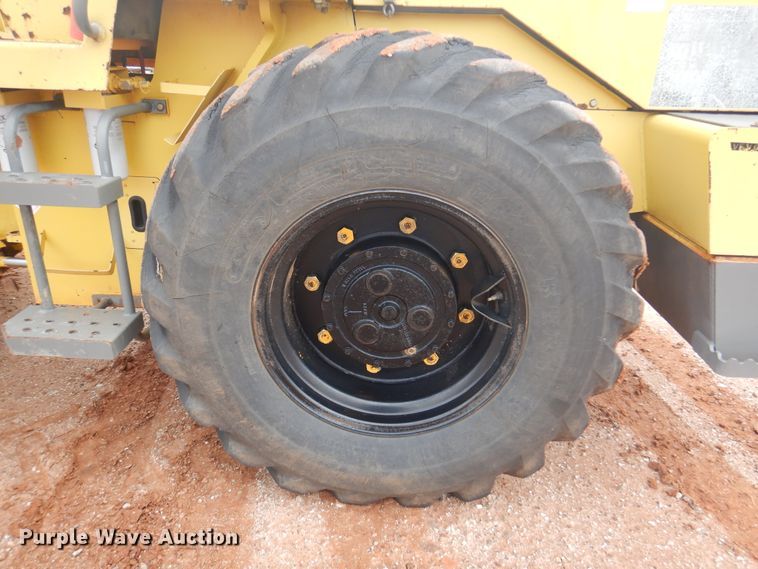 image for item DJ7519 Sakai SV400T  single drum vibratory roller