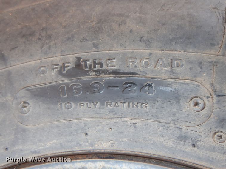 image for item DJ7519 Sakai SV400T  single drum vibratory roller