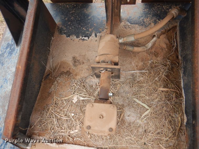 image for item DJ7520 6' W skid steer rotary mower