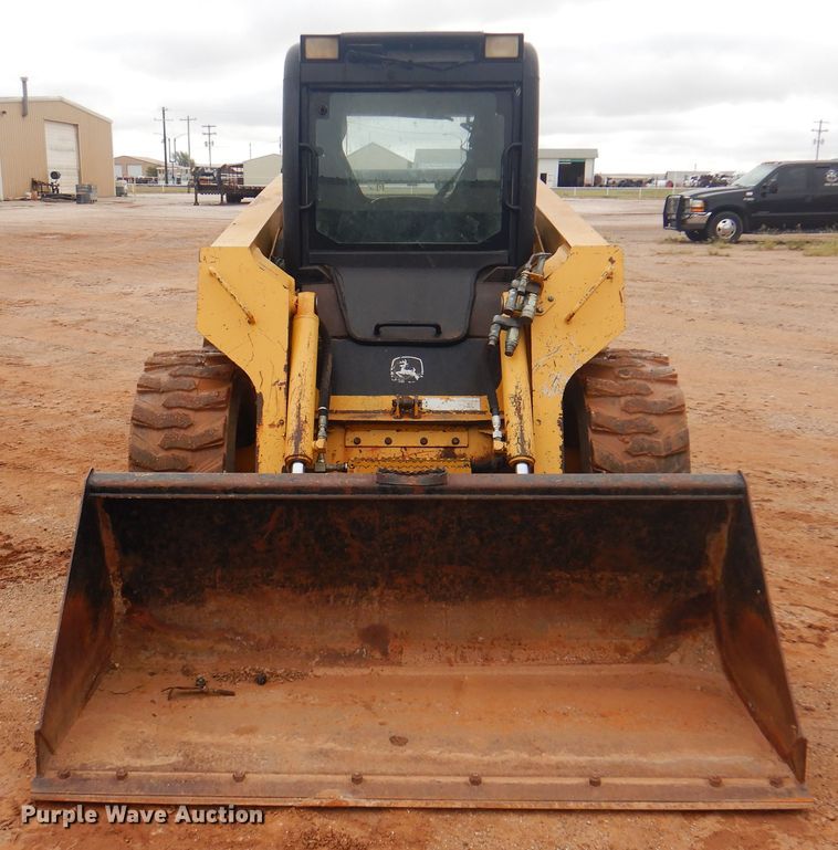 image for item DJ7535 2006 John Deere 332  skid steer loader