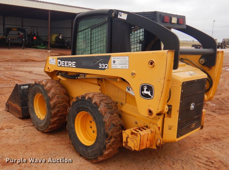 image for item DJ7535 2006 John Deere 332  skid steer loader