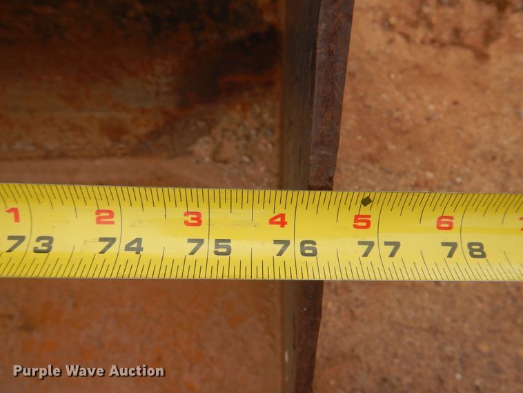 image for item DJ7535 2006 John Deere 332  skid steer loader