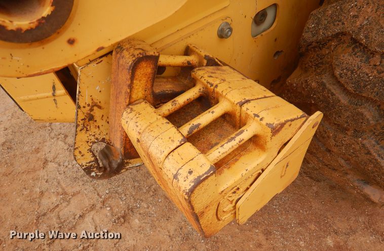 image for item DJ7535 2006 John Deere 332  skid steer loader