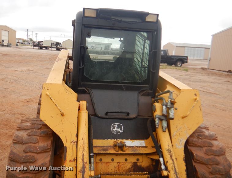 image for item DJ7535 2006 John Deere 332  skid steer loader