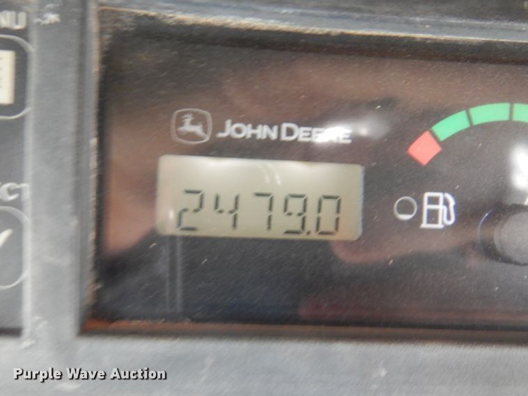 image for item DJ7535 2006 John Deere 332  skid steer loader