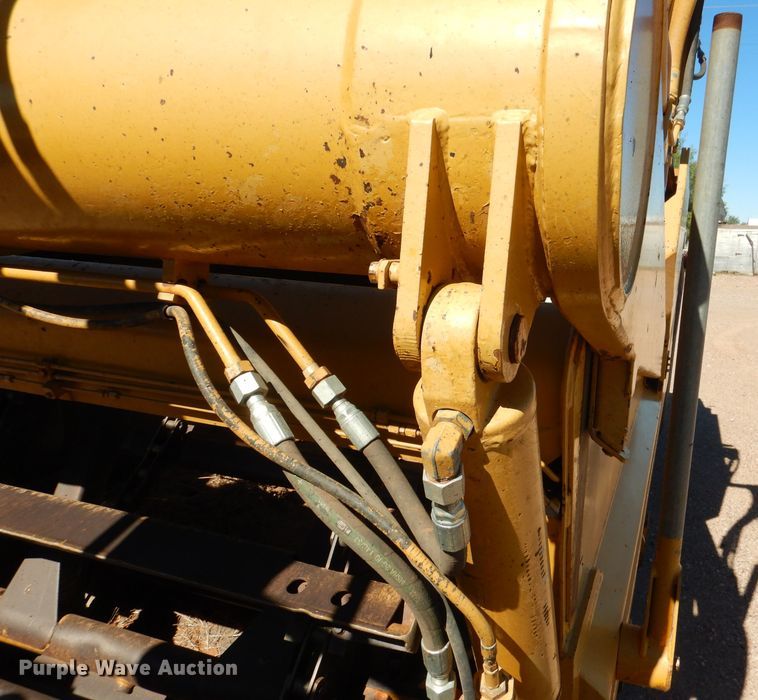 image for item DJ8880 1992 Caterpillar 613C  elevating scraper