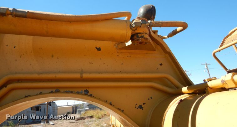 image for item DJ8880 1992 Caterpillar 613C  elevating scraper