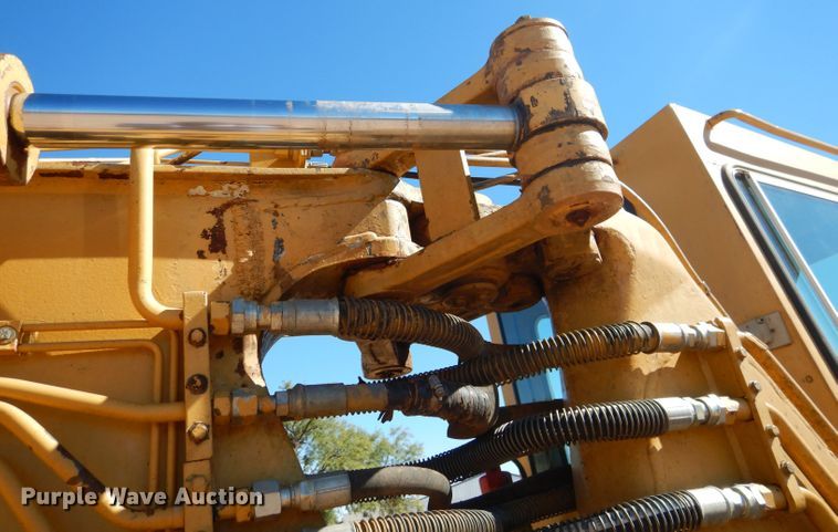 image for item DJ8880 1992 Caterpillar 613C  elevating scraper