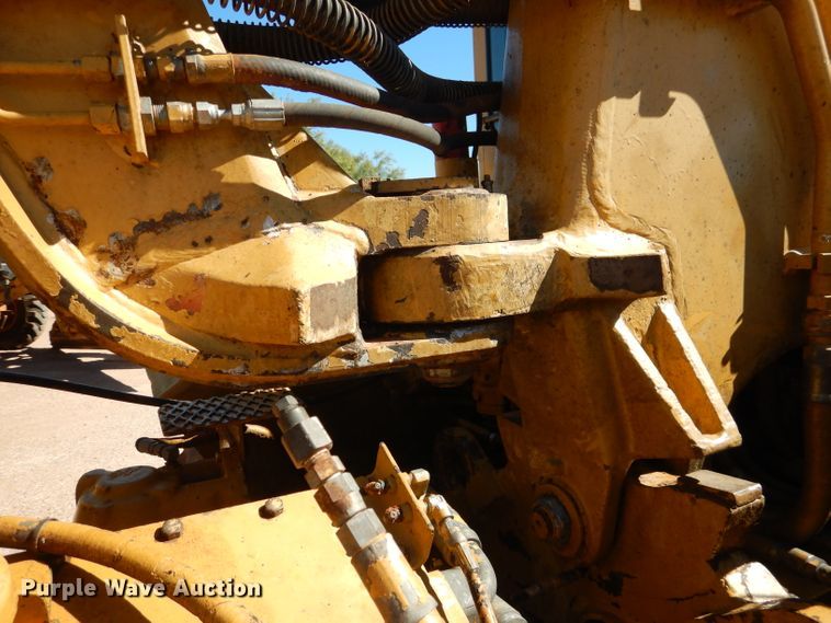 image for item DJ8880 1992 Caterpillar 613C  elevating scraper