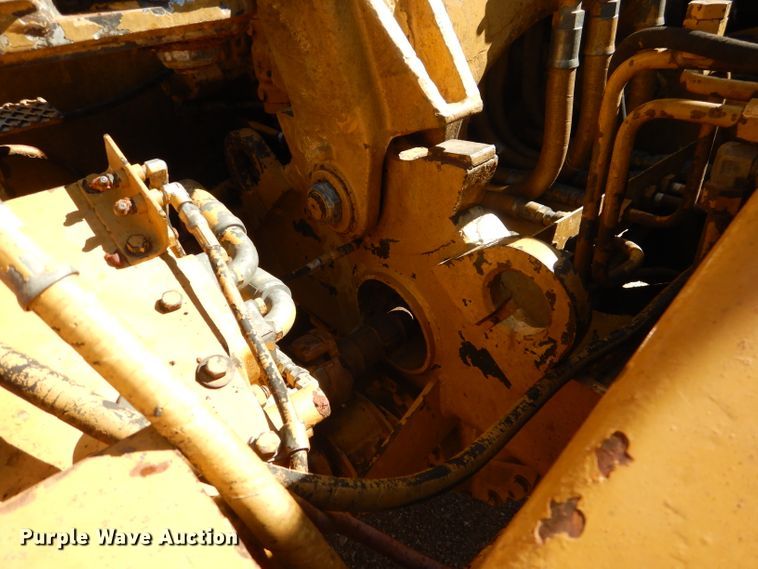 image for item DJ8880 1992 Caterpillar 613C  elevating scraper