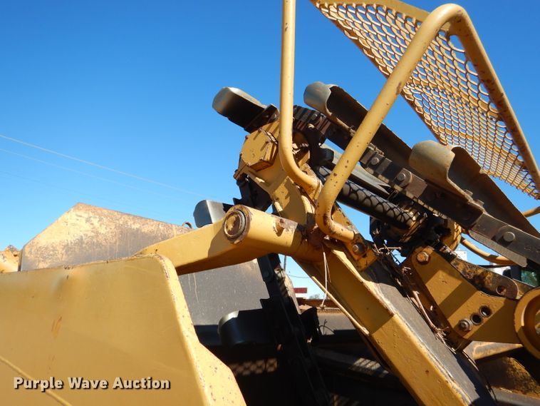 image for item DJ8880 1992 Caterpillar 613C  elevating scraper