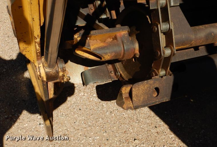 image for item DJ8880 1992 Caterpillar 613C  elevating scraper