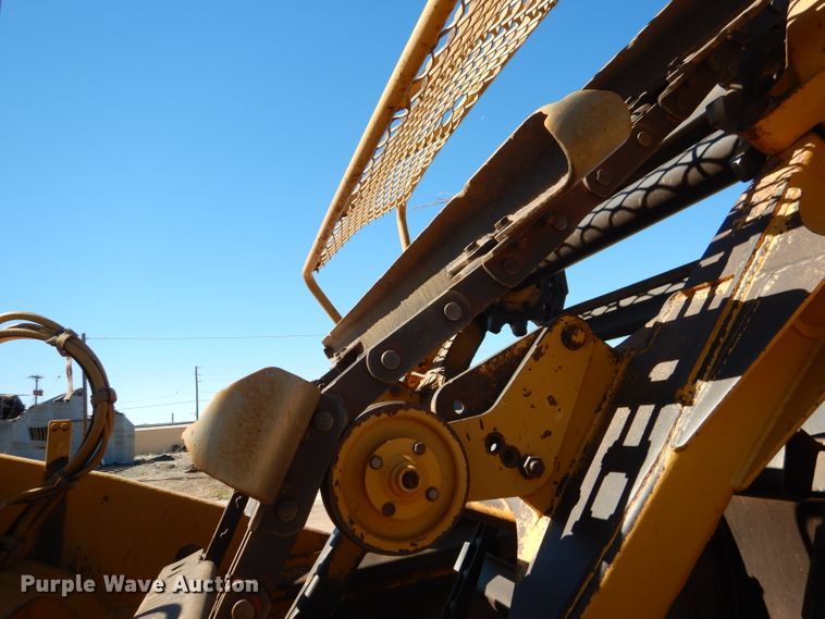 image for item DJ8880 1992 Caterpillar 613C  elevating scraper