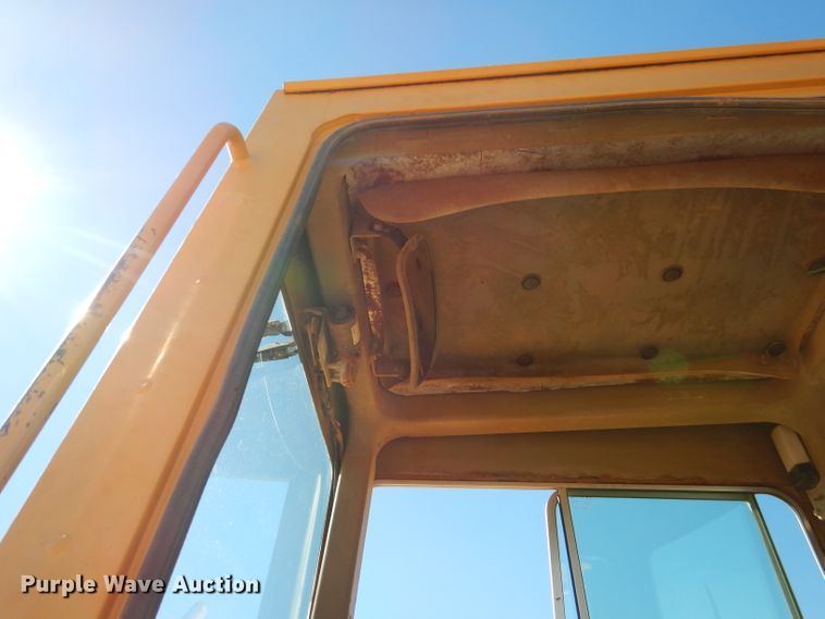 image for item DJ8880 1992 Caterpillar 613C  elevating scraper