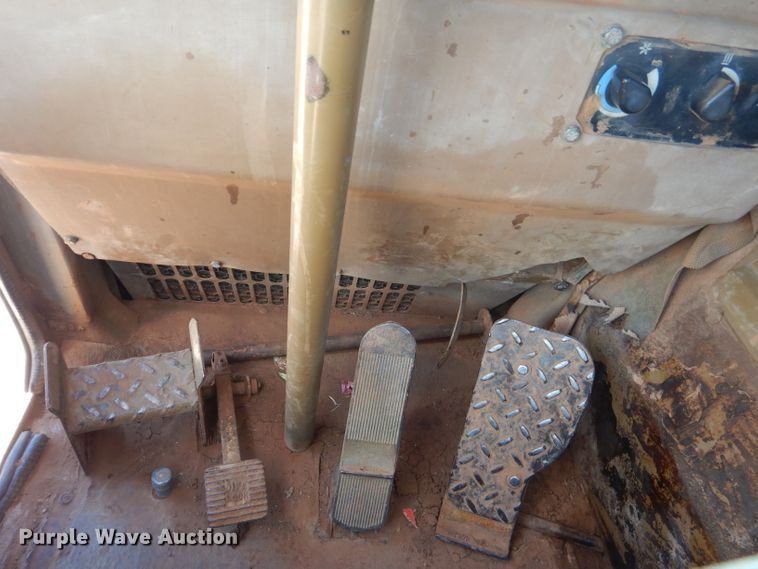 image for item DJ8880 1992 Caterpillar 613C  elevating scraper