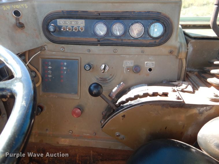 image for item DJ8880 1992 Caterpillar 613C  elevating scraper