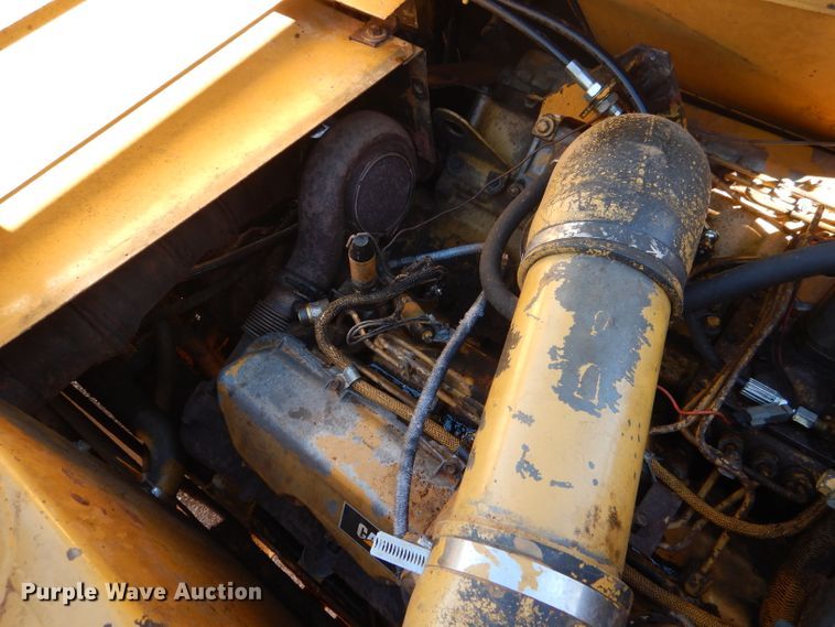 image for item DJ8880 1992 Caterpillar 613C  elevating scraper