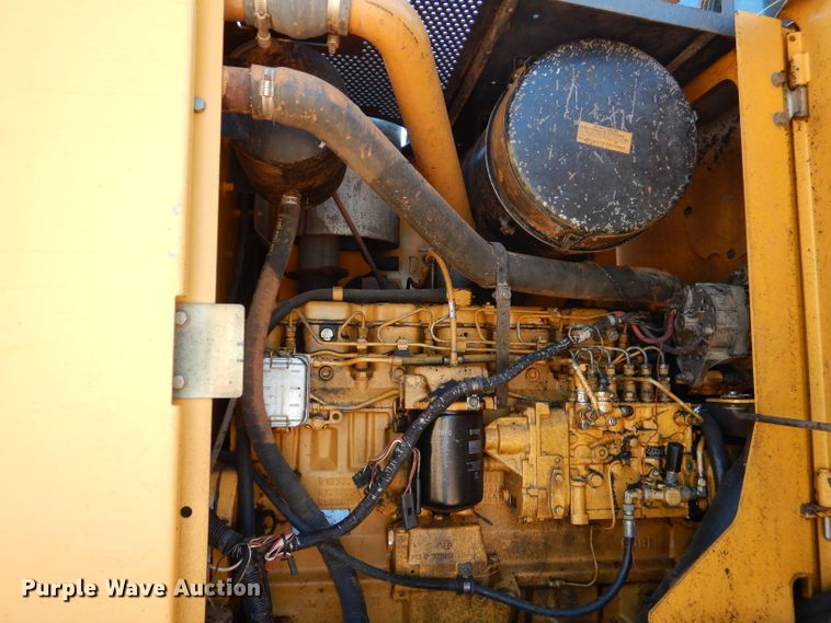 image for item DJ8880 1992 Caterpillar 613C  elevating scraper