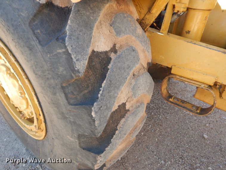 image for item DJ8880 1992 Caterpillar 613C  elevating scraper