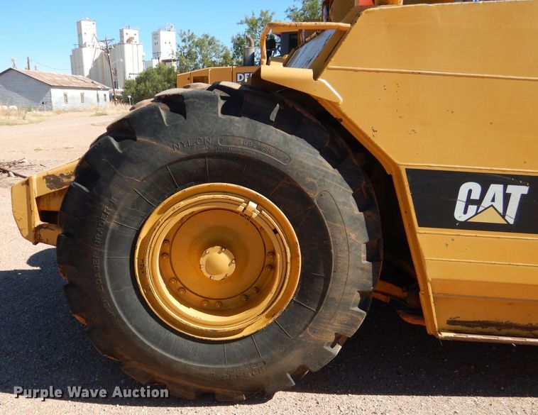 image for item DJ8880 1992 Caterpillar 613C  elevating scraper