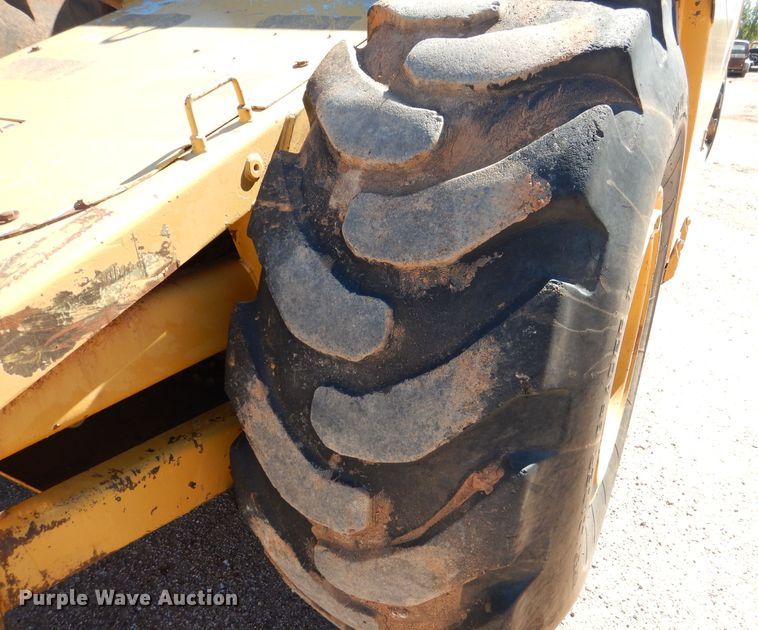 image for item DJ8880 1992 Caterpillar 613C  elevating scraper