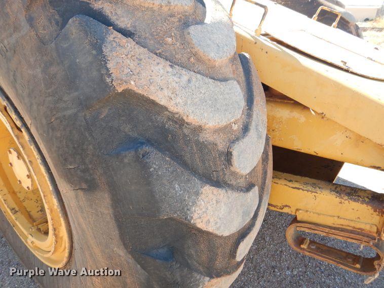 image for item DJ8880 1992 Caterpillar 613C  elevating scraper