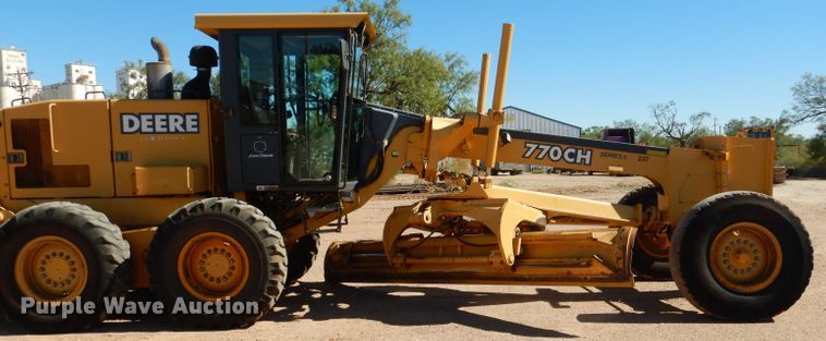 image for item DJ8881 2003 John Deere 770CH  motor grader