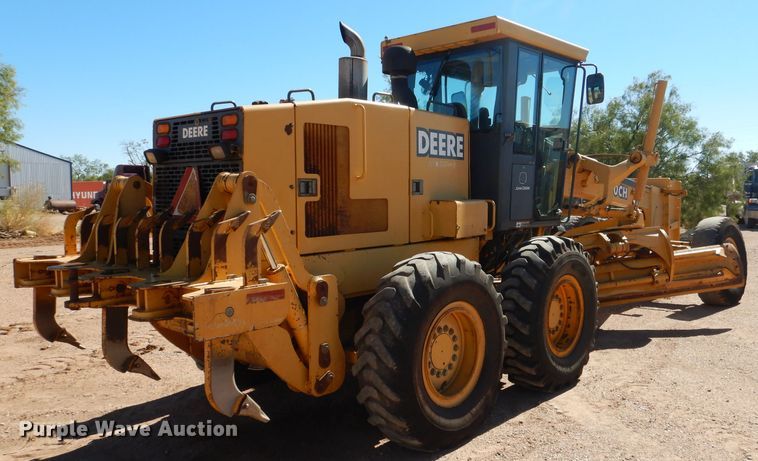 image for item DJ8881 2003 John Deere 770CH  motor grader