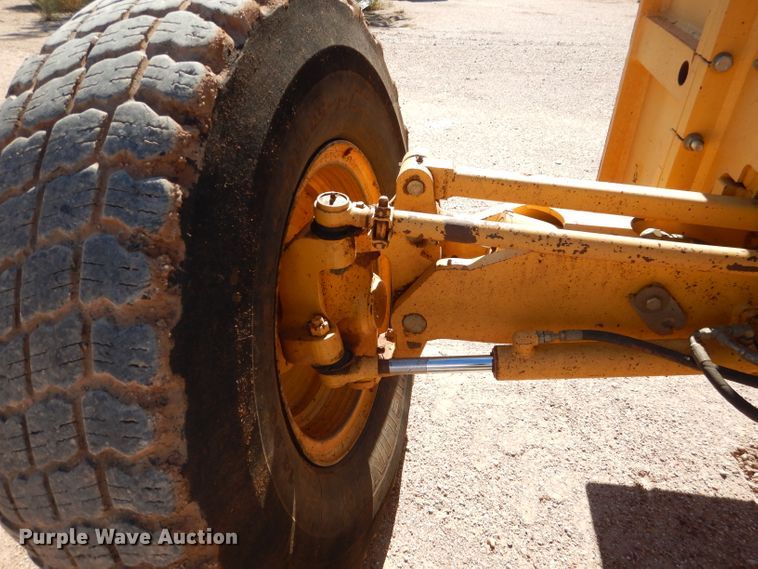 image for item DJ8881 2003 John Deere 770CH  motor grader