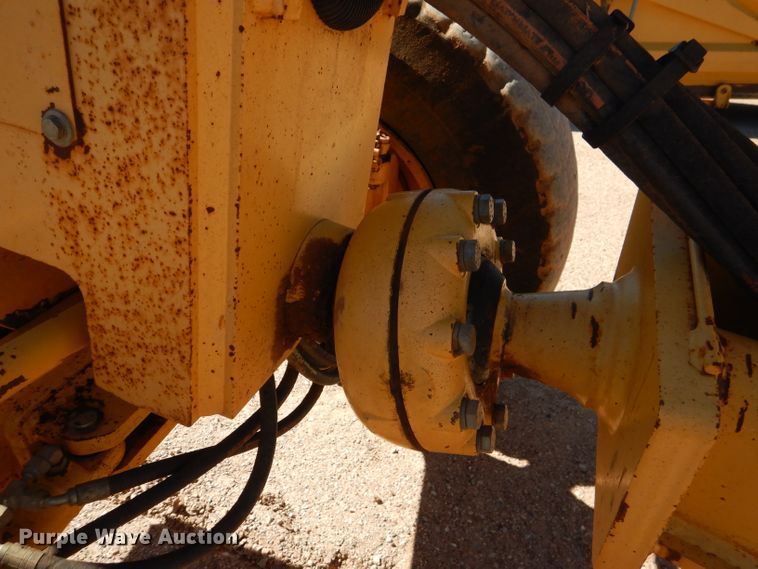 image for item DJ8881 2003 John Deere 770CH  motor grader