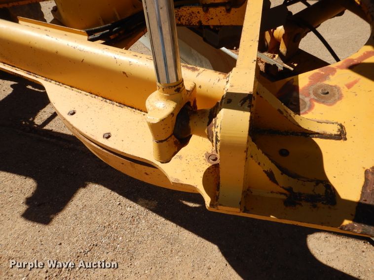 image for item DJ8881 2003 John Deere 770CH  motor grader