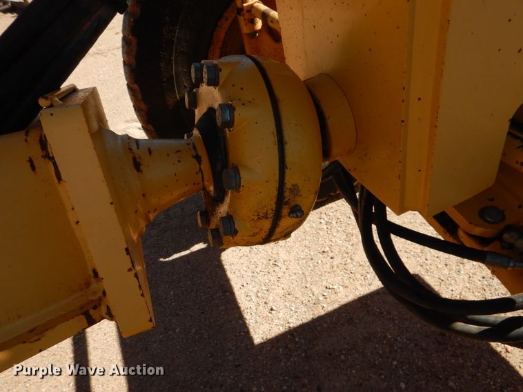 image for item DJ8881 2003 John Deere 770CH  motor grader