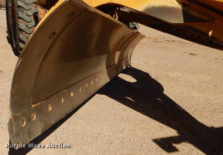 image for item DJ8881 2003 John Deere 770CH  motor grader