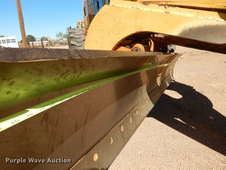 image for item DJ8881 2003 John Deere 770CH  motor grader