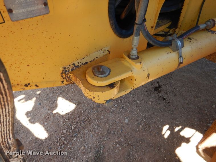 image for item DJ8881 2003 John Deere 770CH  motor grader