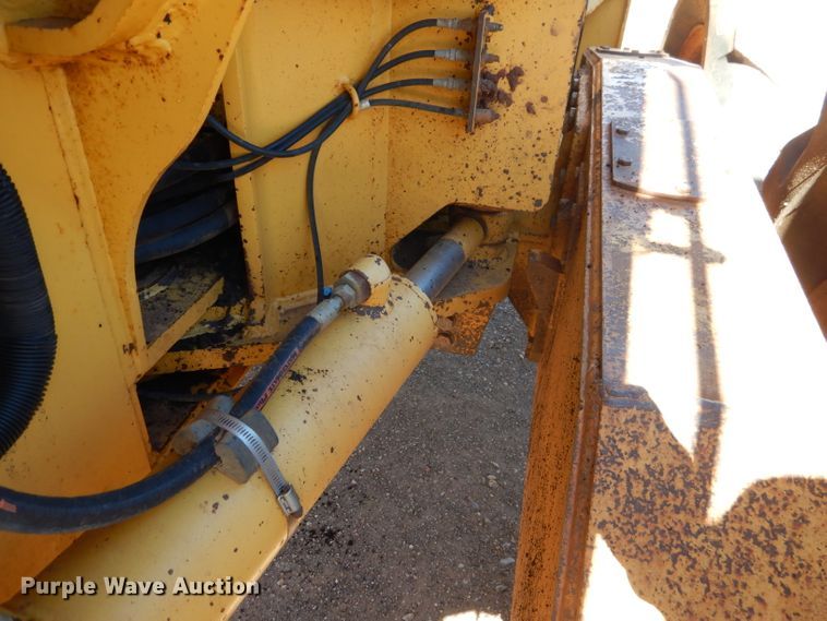 image for item DJ8881 2003 John Deere 770CH  motor grader