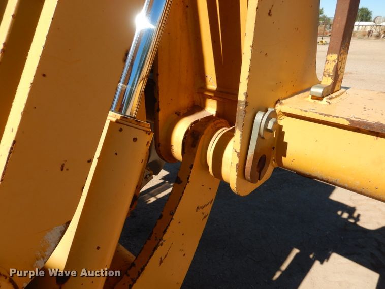 image for item DJ8881 2003 John Deere 770CH  motor grader