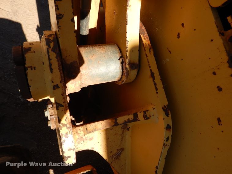 image for item DJ8881 2003 John Deere 770CH  motor grader