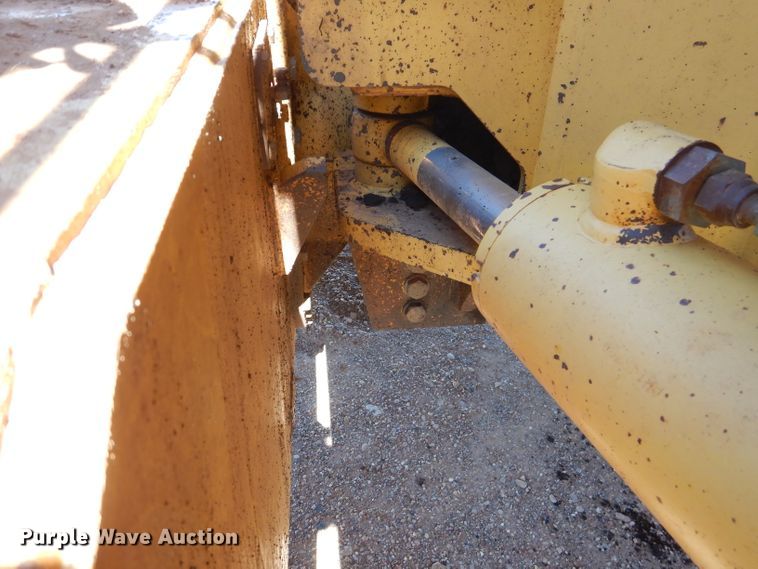 image for item DJ8881 2003 John Deere 770CH  motor grader