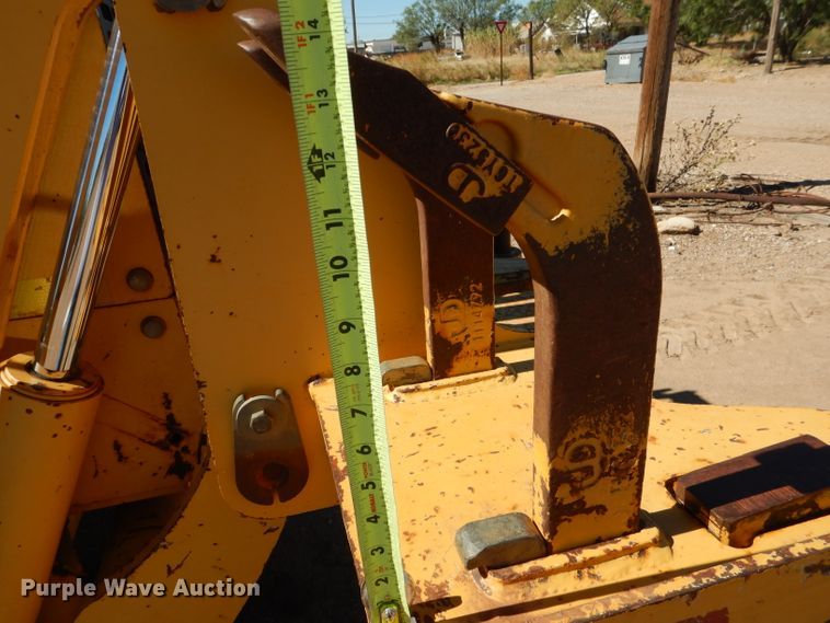 image for item DJ8881 2003 John Deere 770CH  motor grader