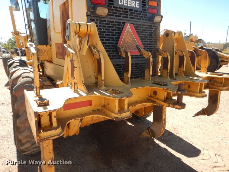 image for item DJ8881 2003 John Deere 770CH  motor grader