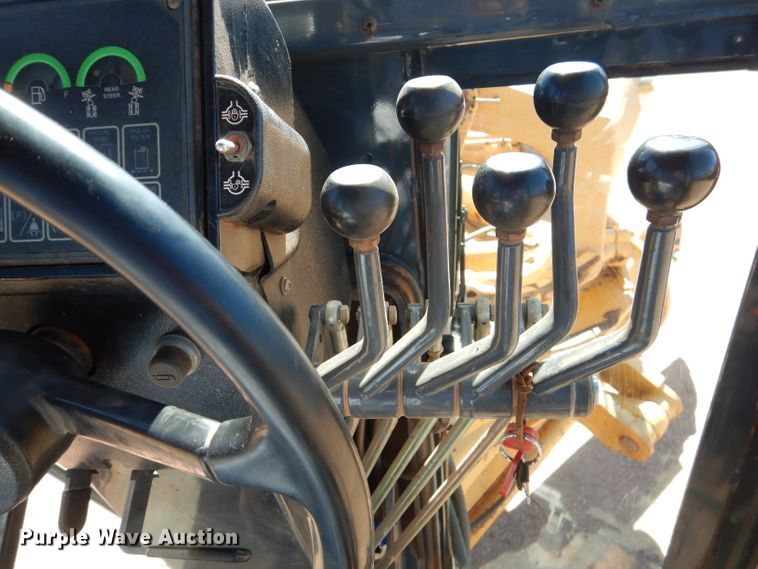 image for item DJ8881 2003 John Deere 770CH  motor grader