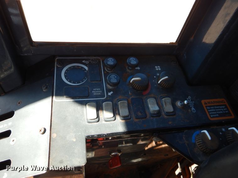 image for item DJ8881 2003 John Deere 770CH  motor grader