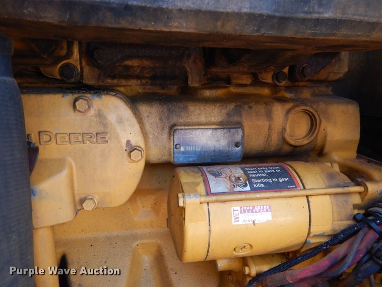 image for item DJ8881 2003 John Deere 770CH  motor grader