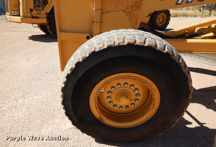 image for item DJ8881 2003 John Deere 770CH  motor grader