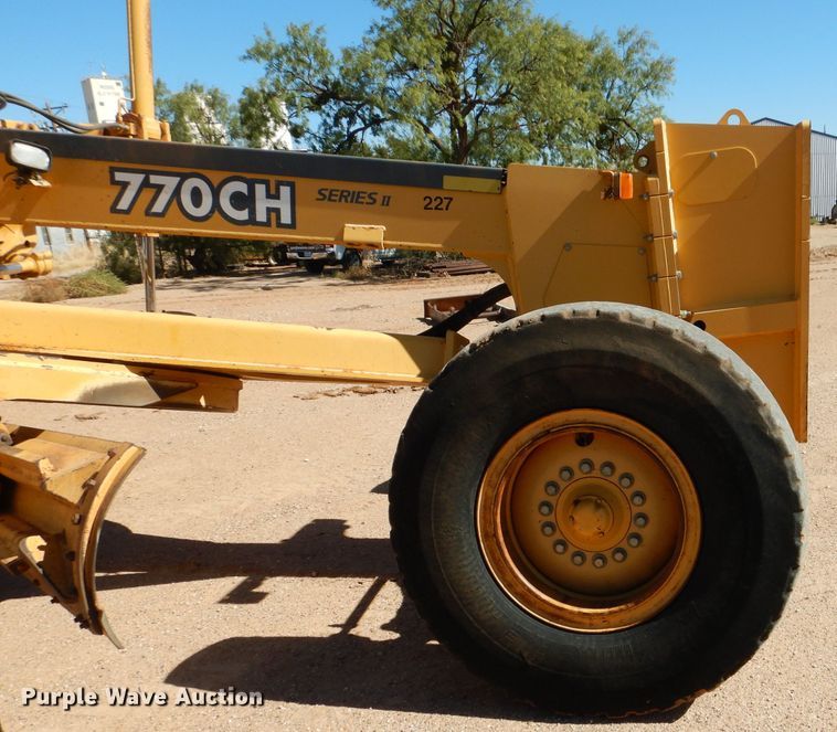 image for item DJ8881 2003 John Deere 770CH  motor grader