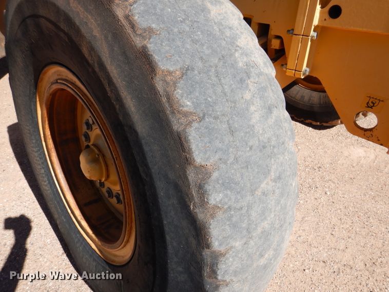 image for item DJ8881 2003 John Deere 770CH  motor grader