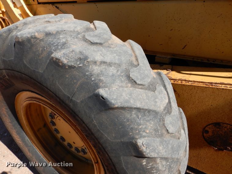 image for item DJ8881 2003 John Deere 770CH  motor grader