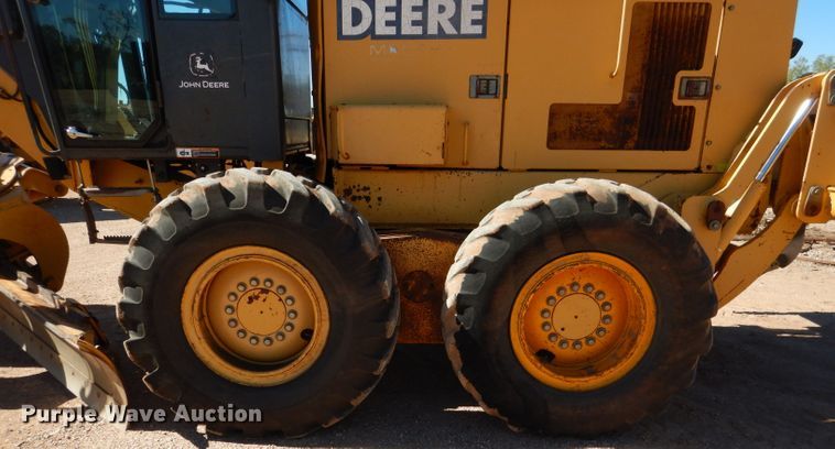 image for item DJ8881 2003 John Deere 770CH  motor grader