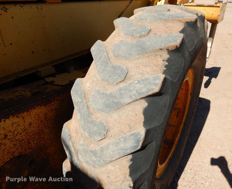 image for item DJ8881 2003 John Deere 770CH  motor grader